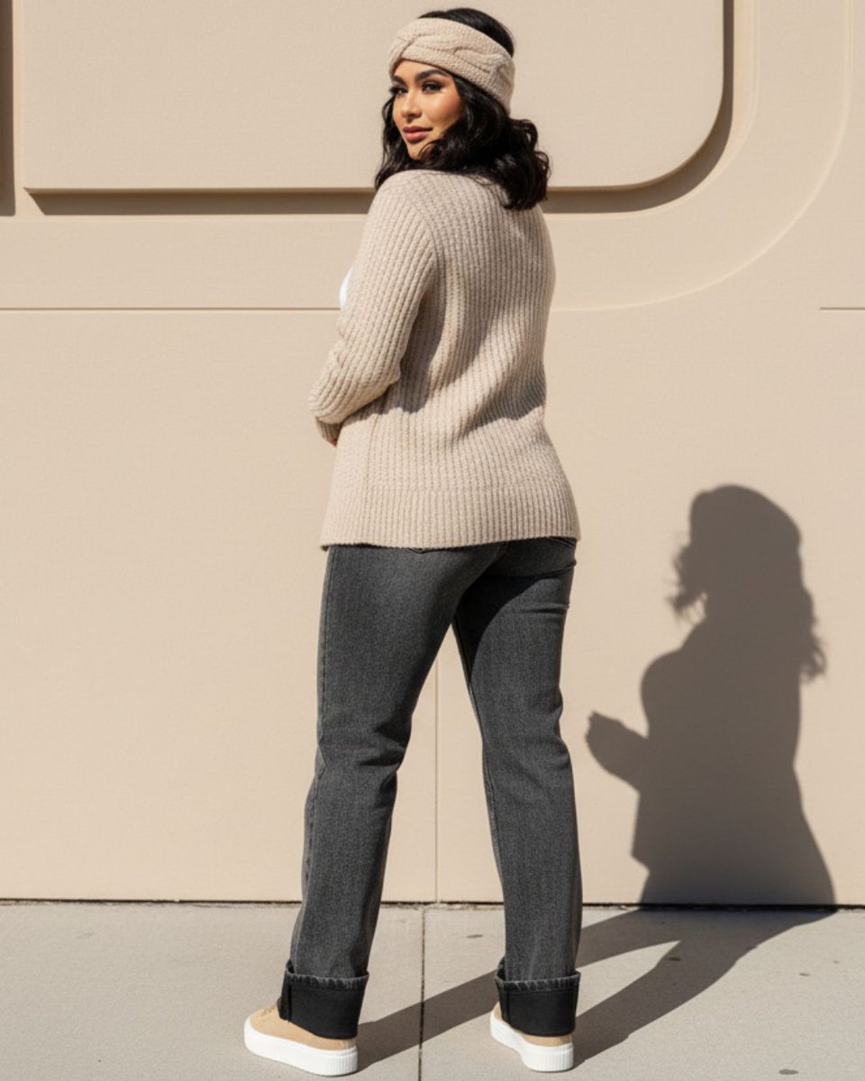 ModaXpressStore's tweet image. New Season, New Collection 🔥
Cozy, Effortless &amp;amp; Totally Wearable — Knits, Denim &amp;amp; Layers Built For Fall/Winter Vibes #ModaXpress #FallFashion

🔎&quot;Stretchy High Waist Cuffed Wide Leg Jeans Black Acid Wash&quot;

➡️ modaxpressonline.com

#DailyFitCheck #FashionFinds #OutfitInspo