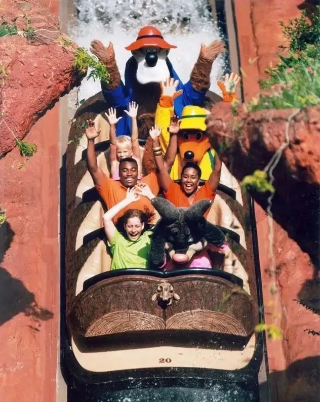 HistoryAtDisney's tweet image. Br’er Rabbit, Br’er Fox,  and Br’er Bear slide down Chickapin Hill on the Magic Kingdom version of Splash Mountain at the Walt Disney World Resort.