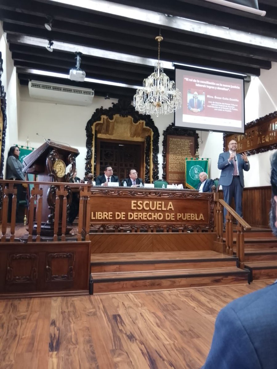 El subsecretario de Responsabilidades, <a href="/AbrahamQuiroz_/">Abraham Quiroz</a>, acudió al Aniversario del Centro de Conciliación Laboral del Estado de Puebla celebrado en la <a href="/eld_oficial/">Escuela Libre de Derecho</a>.

En el <a href="/Gob_Puebla/">Gobierno de Puebla</a> reiteramos nuestro compromiso de fortalecer la justicia laboral, promoviendo espacios más dignos,