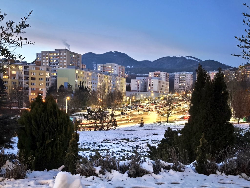 Сладкий пекарь (Pán Krčmár) tweet media