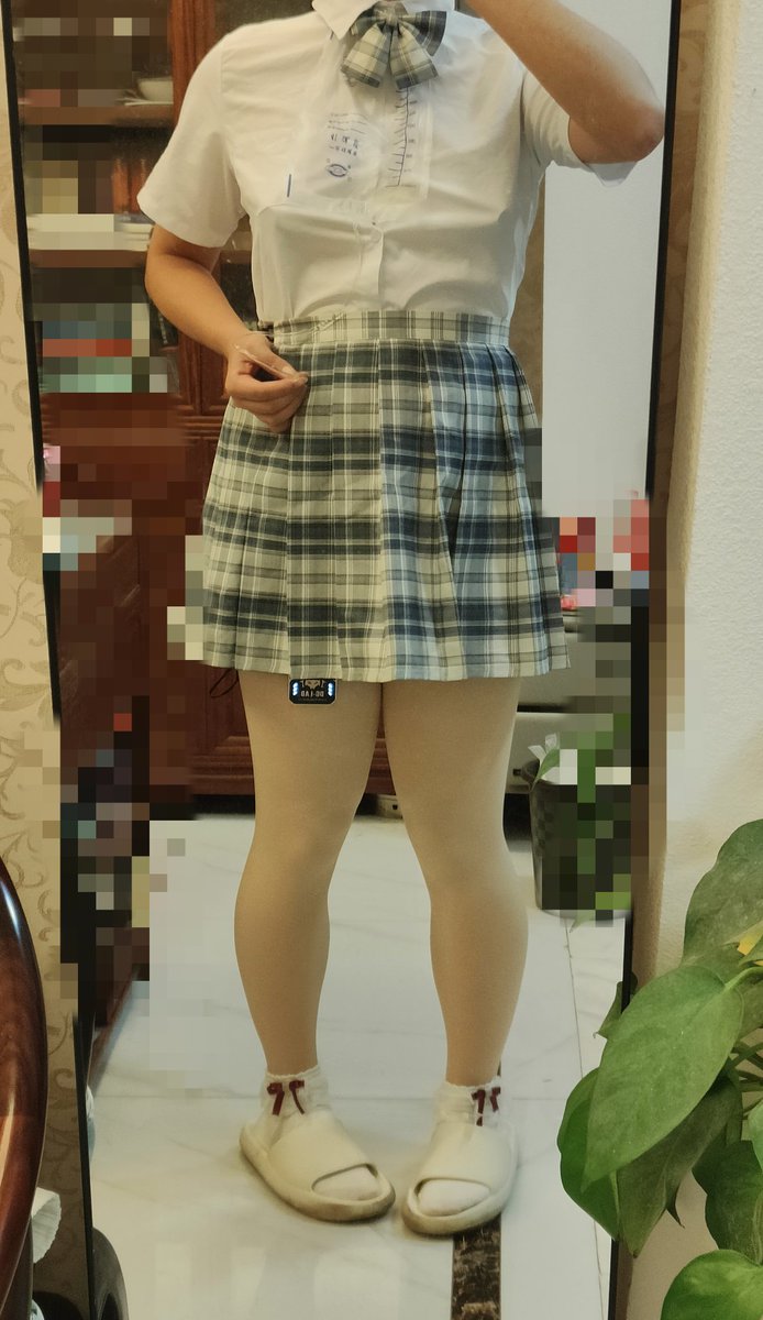 #男娘 #伪娘 #导尿管 #jk #锅盖锁 #贞操锁 #光腿神器 #白袜
猜猜时间顺序