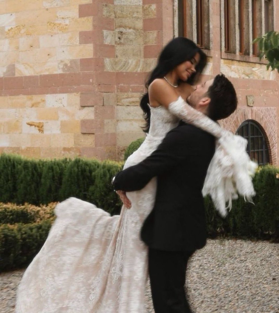 Cryp (@crypsugar) on Twitter photo 