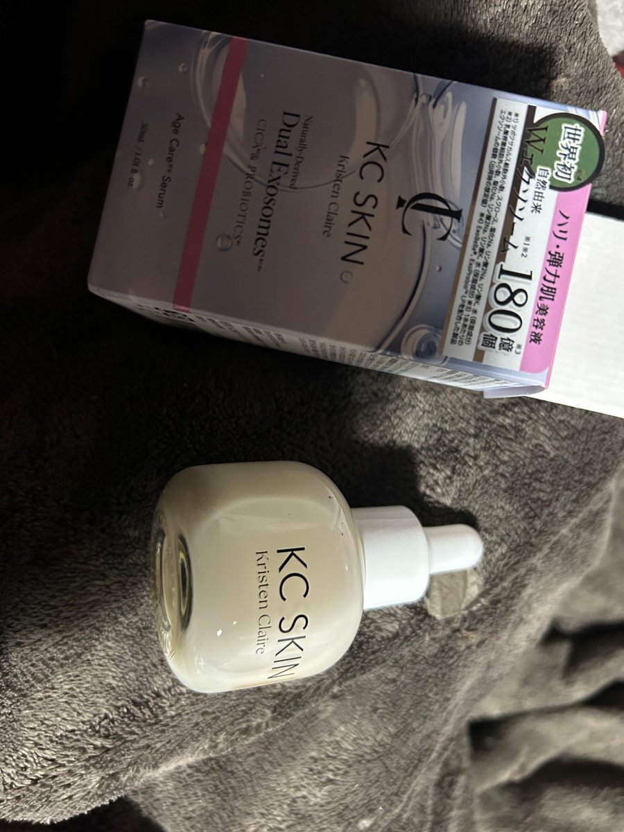 na11032000's tweet image. KC-SKINモイストエイジケアセラム&amp;amp;モイストエイジケアセラムマスクピンクを試してみました。
保湿がしっかりできていいです。クリームの伸びがいいです。

#モイストエンジケア
#KC-SKIN
#モイストエンジケアセラム
#美容液 
#PR