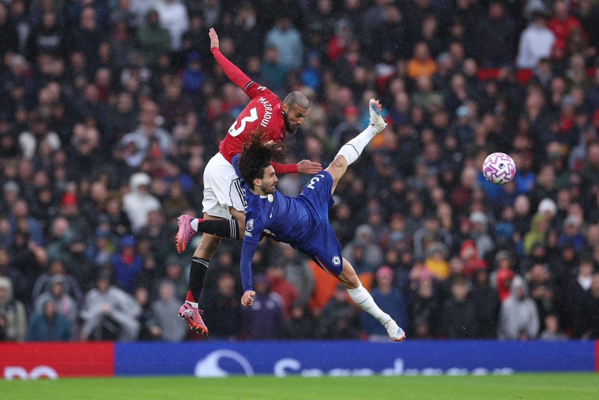 UtdForever7's tweet image. 🚨Since Mazraoui has signed for United, he has played 7 different positions.

LB, RB, CAM, CB, RWB, CM, LWB

We bought him for under £15m and he is worth every penny of it!

WHAT A PLAYER ❤️ #MUFC