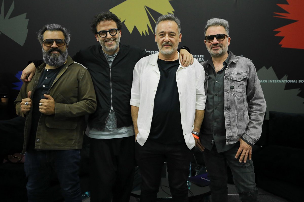 gacetaudeg's tweet photo. La banda #LoveofLesbian abrirá esta noche el #ForoFIL. 🎶🎤
🔗 https://t.co/3xELZKXR3g https://t.co/nIHCcJpSTn