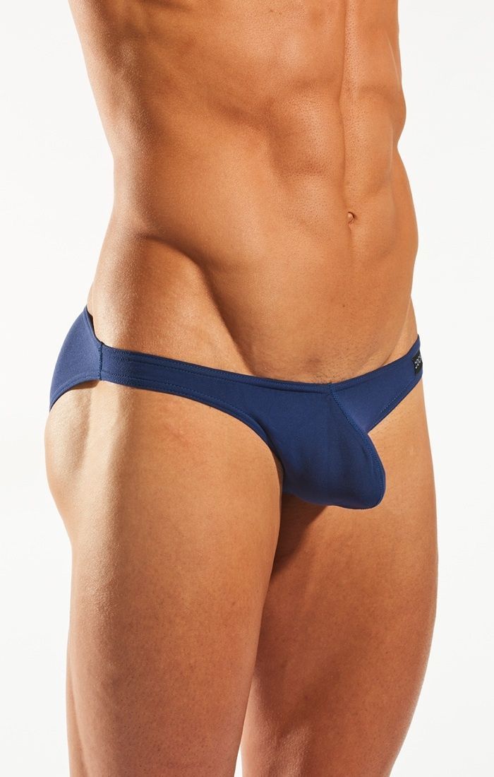 cocksox's tweet image. PRO TIP: Stick with #enhancing pouch designs that provides lift from the shape of the #pouch alone. Rings and slings give noticeable enhancement, but soon prove painful to wear. A well designed #pouch keeps you well presented and comfortable all day buff.ly/2AQQZW6