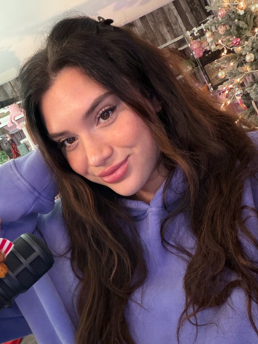 cozy saturday stream 🤎

live on all platforms ✨