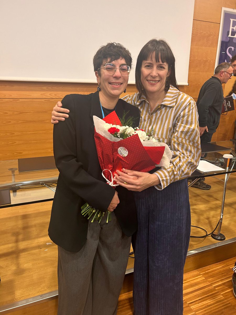 SrtaMGM's tweet photo. Grazas a todas ❤️ Foi un auténtico pracer 🎩 https://t.co/3l3n9yIkvX