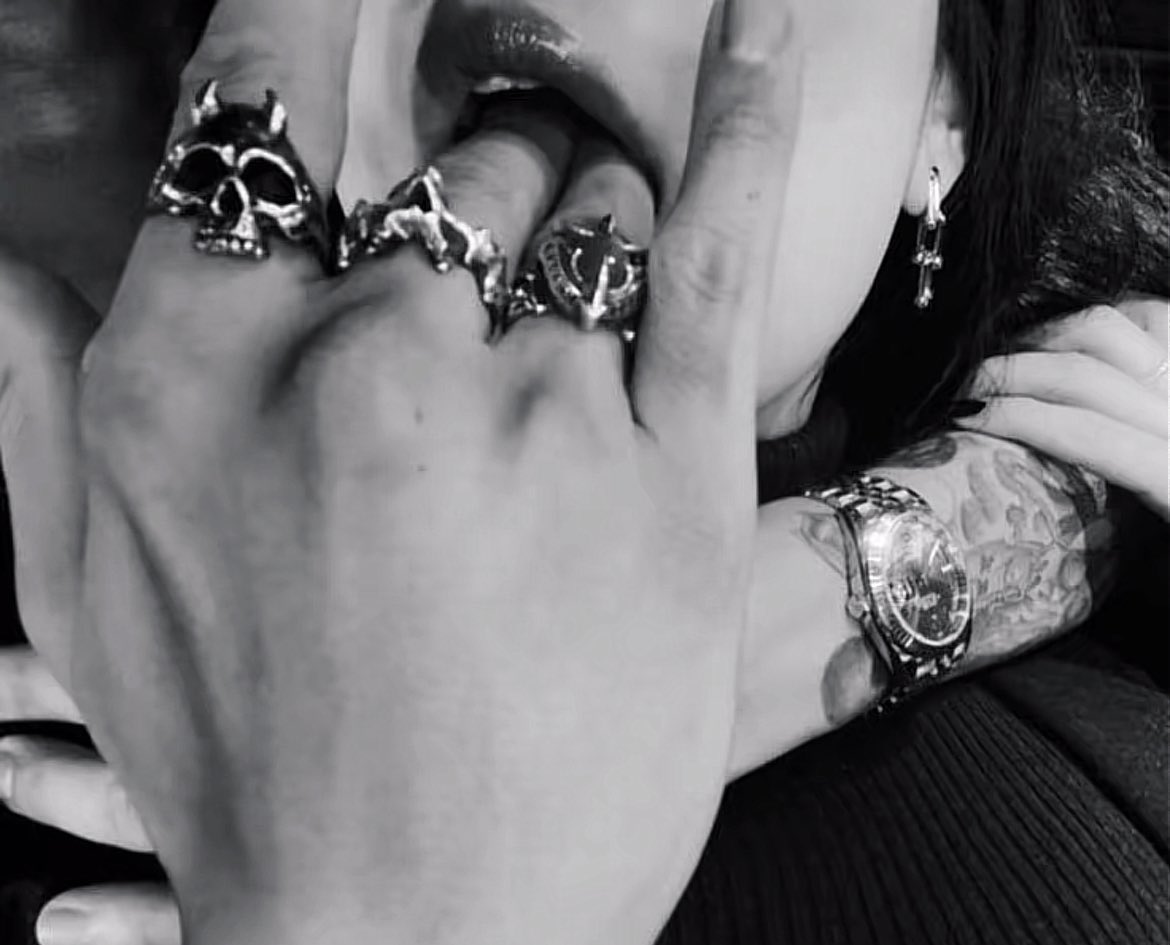 evilbael's tweet image. 