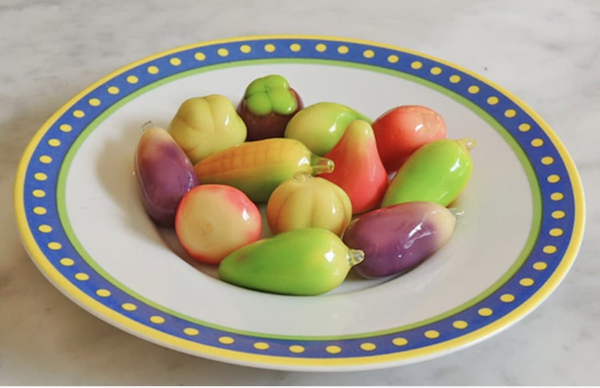 kei321Takeru's tweet image. 各国でやってる これは何⁉️って書いてるのかなー
以心伝心ゲーム

今回もタイ語でありました

像の時 めちゃ可愛かった😍
像の真似したりして🤭

全問正解のご褒美スイーツ⁉️
多分コレ⬇️やったと 画像
Yahoo検索からですが💦

 #佐藤健
 #佐藤健アジアツアー𝙸𝙽バンコク