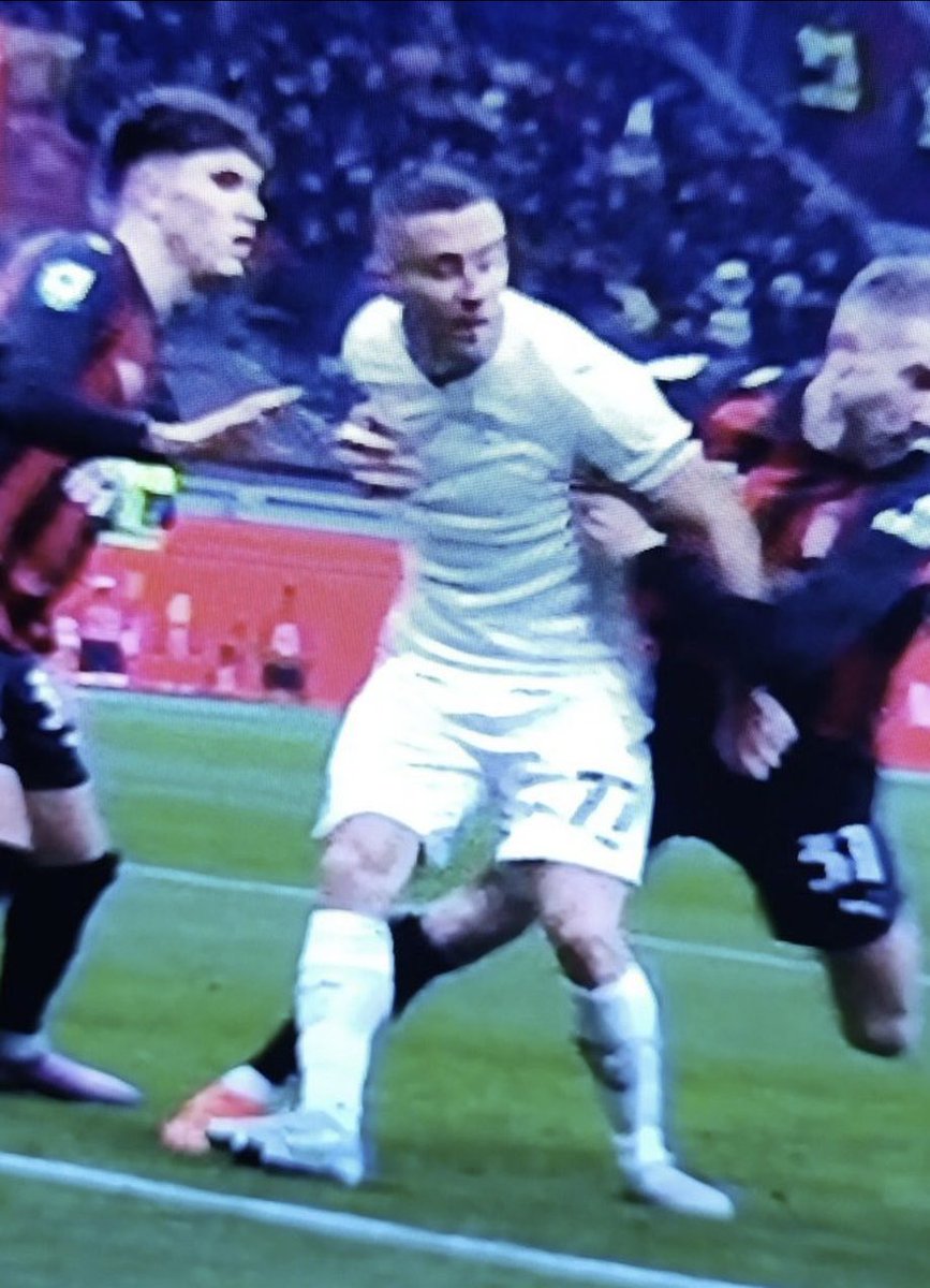 notPatriota's tweet image. a me di sto campionato frega meno di 0, per il resto questo è stato il fallo fischiato a Marusic

fa seriamente ridere