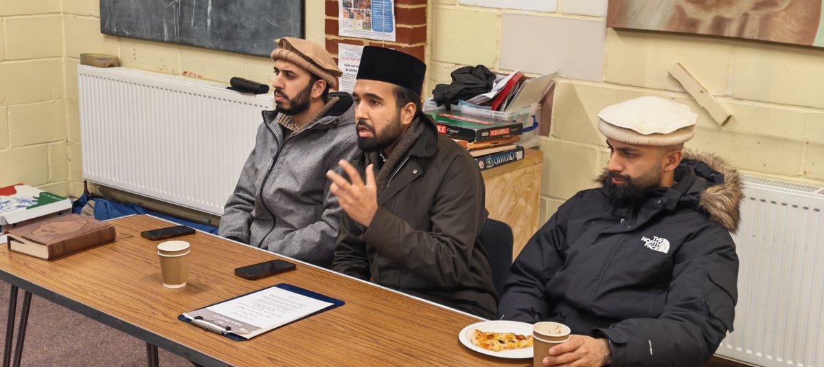 AMYAAshMajlis's tweet photo. MKA Ash held its first General Meeting of the Khuddam Year 25/26 on Friday 28th November.

The theme of the meeting was on the topic of ‘How to be free from sin.’

Khuddam engaged in a discussion on practical steps for self reformation based on Islamic guidance. @UKMuslimYouth https://t.co/kA025oAxqr