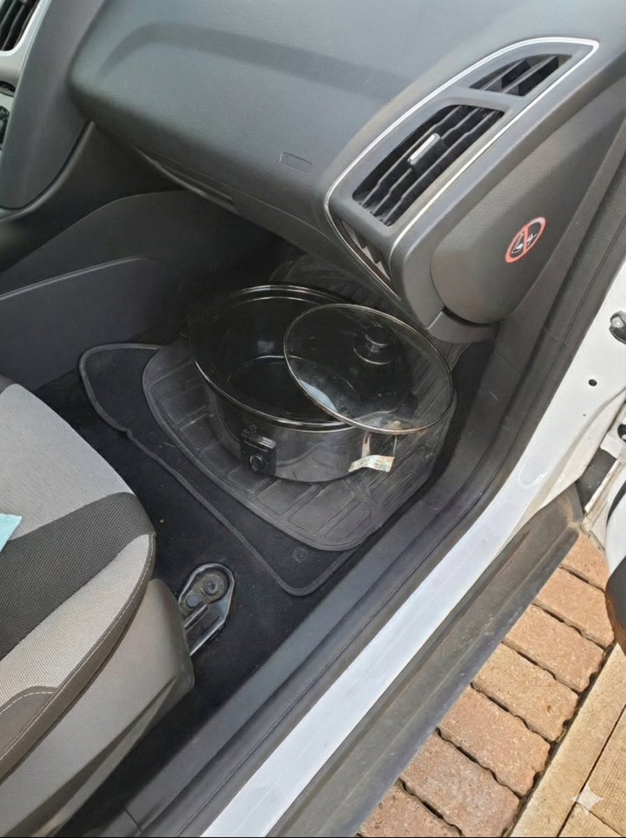 loonapostagem's tweet image. aconteceu o mesmo comigo aqui no set de wicked