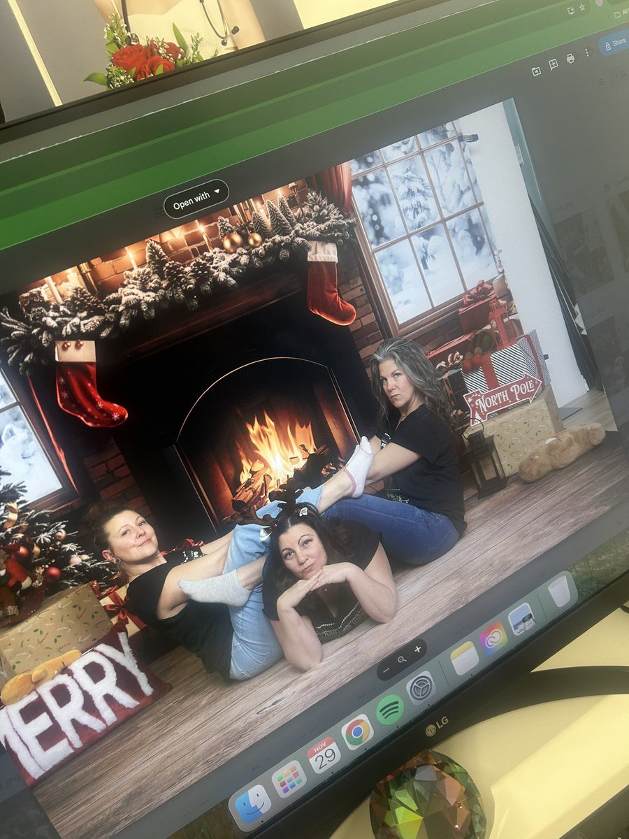 Go for weird Christmas photos with your bestie