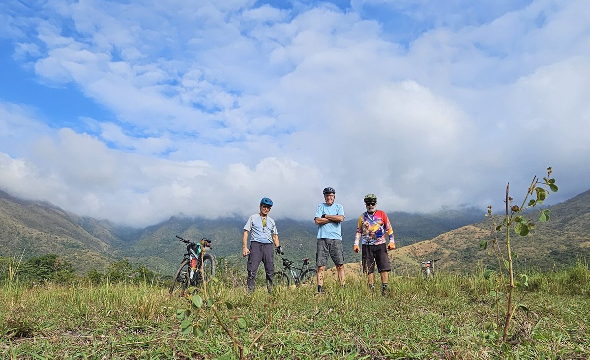 ktqmene's tweet image. Hoy nos fuimos en 🚲 a La Cumaca y nos desviamos a la sabana del Cúpira y por ahí pa&apos;rriba nos juimos #LaCumaca #SanDiego #Carabobo #AventurasenBicicleta