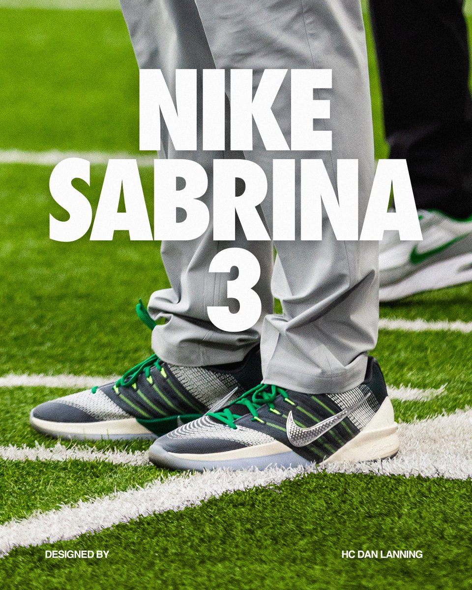 On feet today for <a href="/CoachDanLanning/">Dan Lanning</a> 

<a href="/sabrina_i20/">Sabrina Ionescu</a> x #GoDucks