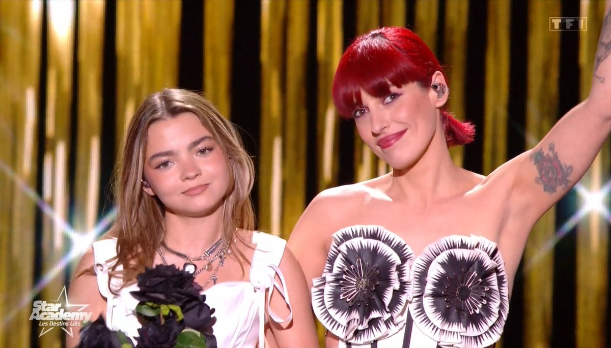 Zorrette_57's tweet photo. #Superbus 🎸💜🌟 avec #Melissa 🔥
#StarAcademy 🌟 #Musique #TF1 https://t.co/TNgDhhSTne