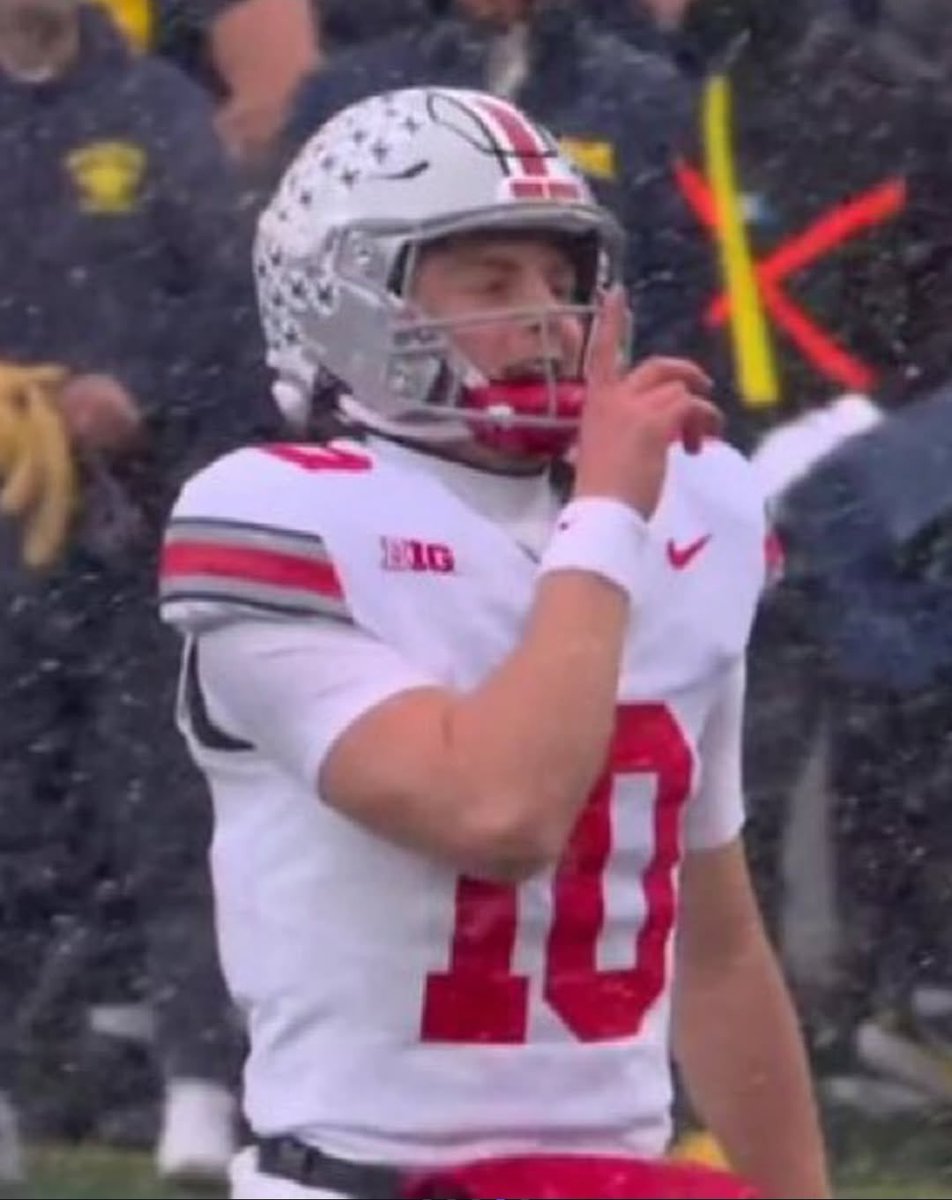 swishxvibes's tweet image. We got so many legendary photos today