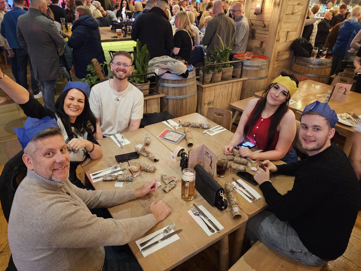 ChartleyLodge7569 tweet media