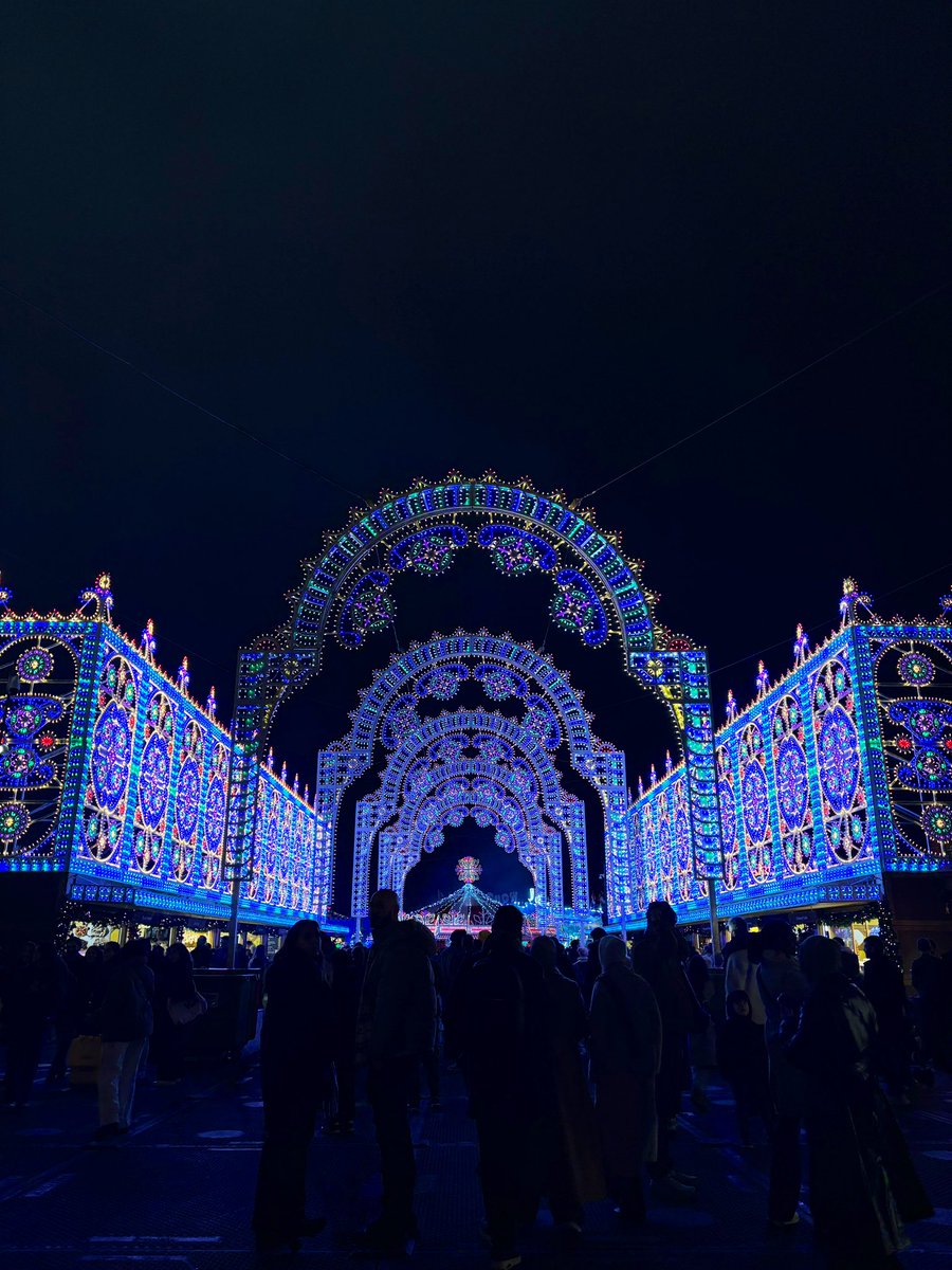 adel_alhendi's tweet photo. Winter Wonderland🇬🇧🎡 https://t.co/HZEQJyWTG1