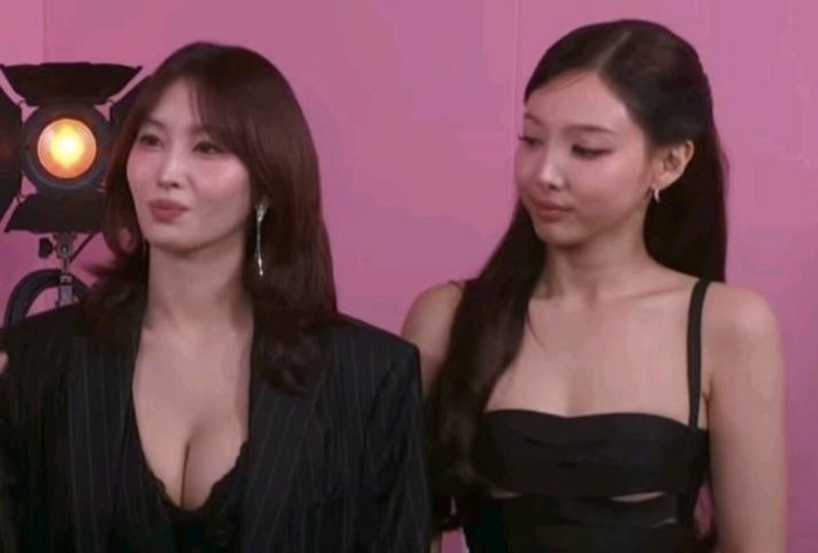 nayeonilf's tweet image. 