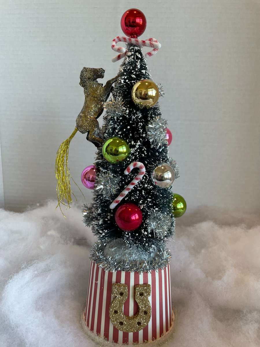 surebetcoffee's tweet image. This one is my favorite, it&apos;s a horse acting like a horse! If you know, you know. etsy.com/listing/441375…