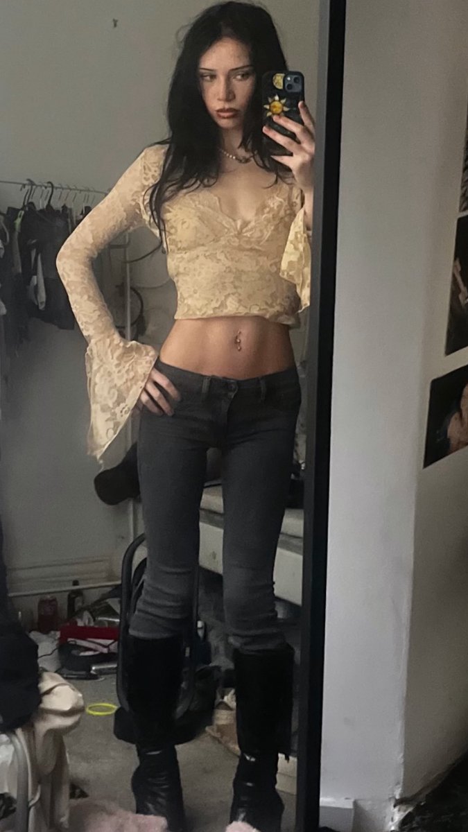 Need a bitch who’s going to obey everything I say #hwslave #paypig #piggy #femdom #brat #cashpig