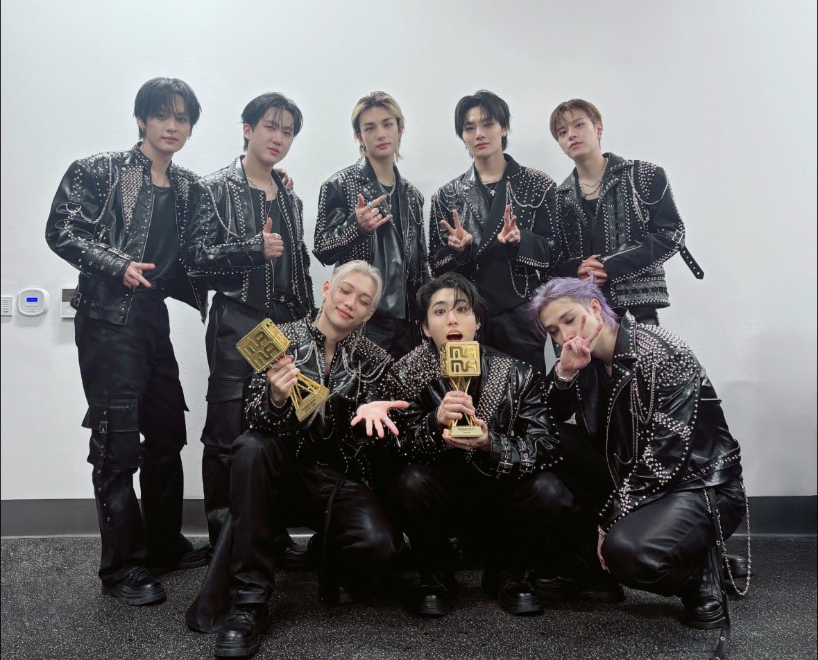 lia : enha is 7 𐙚 ̊ tweet media