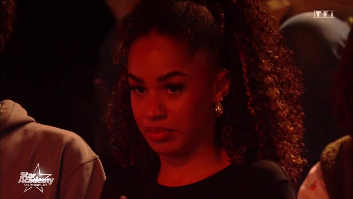 clem_garin's tweet image. Après l&apos;avoir défoncé pendant 3 jours, fait culpabiliser au max, elle le complimente en mode t&apos;es mon best t&apos;es le meilleur hein stop heinnnn la tête de Léane c&apos;est la mienne #staracademylelive #staracademy