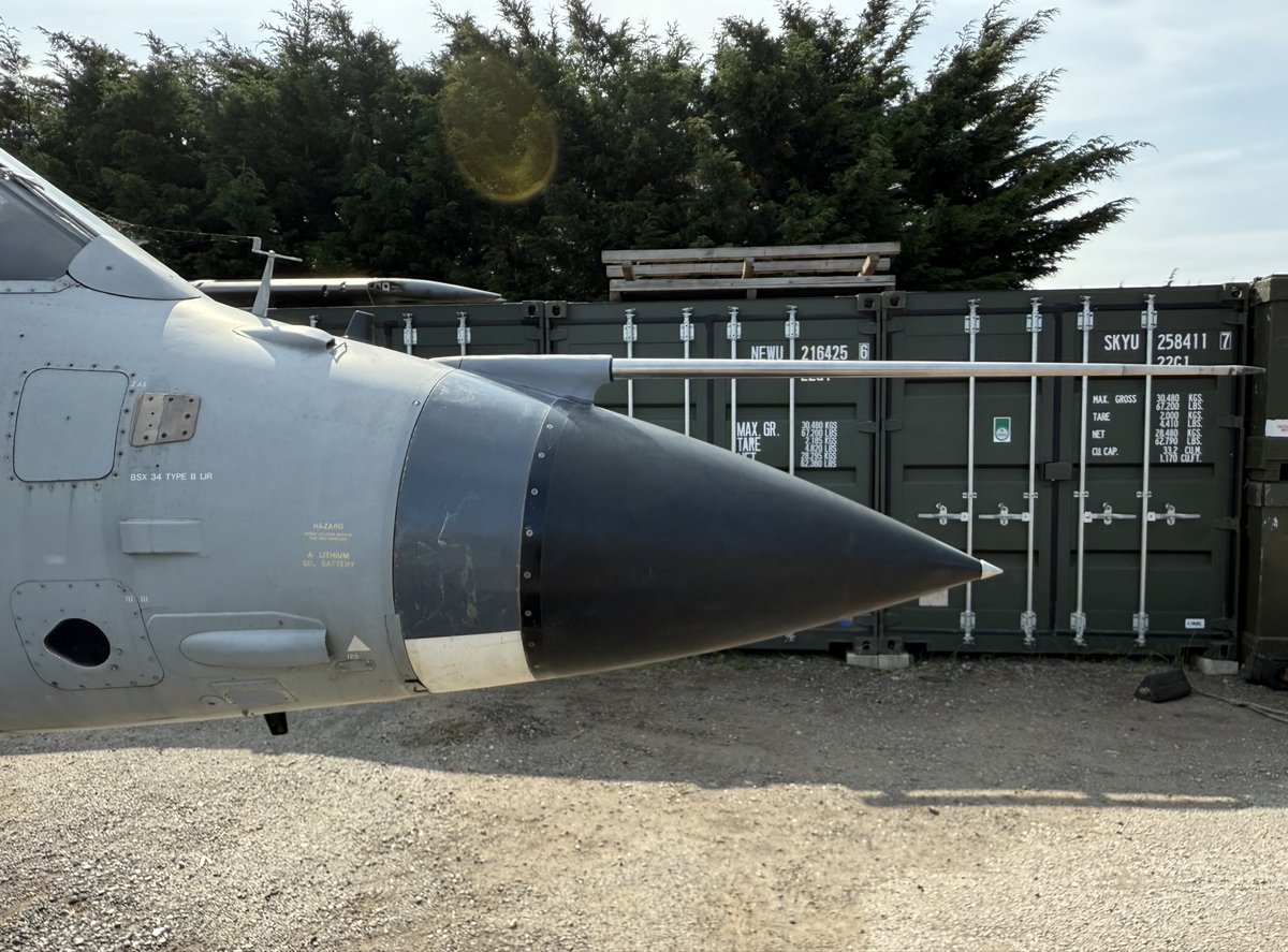 JetArtAviation's tweet photo. For the nose mod we used all original FRS1 components so the nose structure and profile is absolutely spot on.  With everything being gloss black though it all blends in and really accentuates the sleekness of the FRS1 nose profile. Worth noting the original FRS1 components were exceedingly difficult to source…!