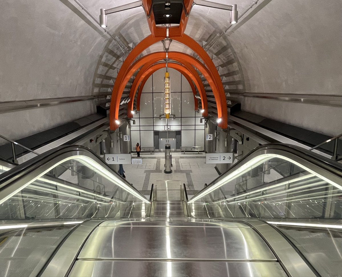 Melbourne_says's tweet image. Town Hall station. Nothing you ain&apos;t seen before, but wow!! 

This is my first stop and my mind is blown already! 🤯 

The Metro Tunnel is breathtaking!