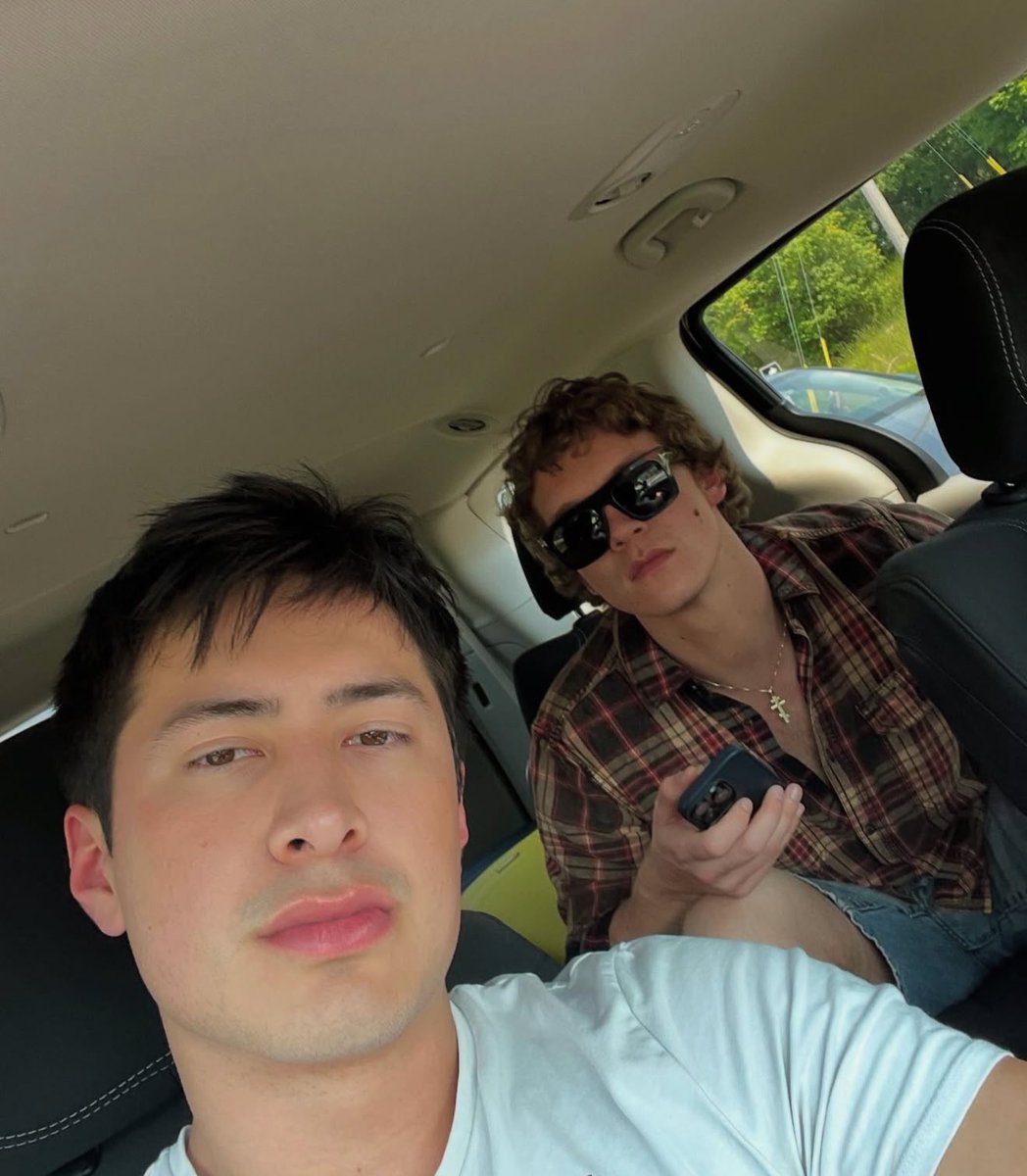 chaotickraken91's tweet image. I WILL PROTECT THEM WITH MY LIFE