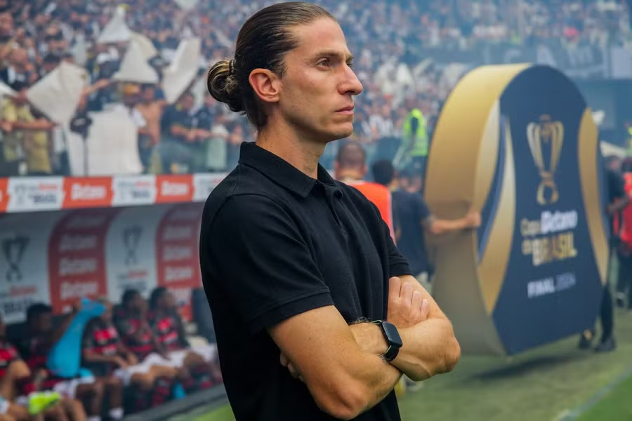 2010MisterChip's tweet photo. Este genio está a escasos minutos de lograr una hazaña SIN PRECEDENTES en la historia del fútbol sudamericano. https://t.co/3RD63Orv2o