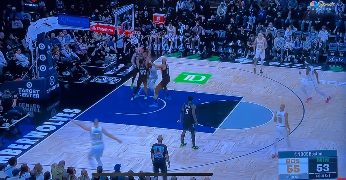 This ended in an assist for Jaylen Brown…

Yes, that’s 4 defenders around him 