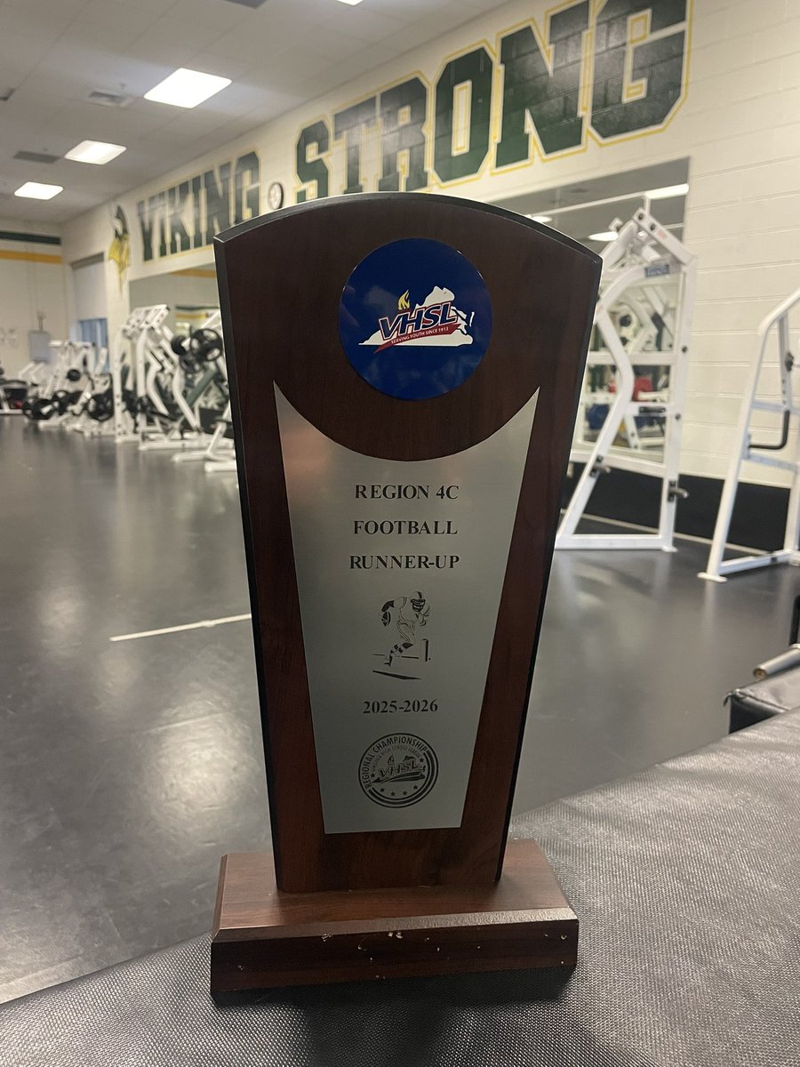 CoachDaveBishop's tweet image. This season didn’t end the way we wanted, but it’s impossible to feel anything but pride for this group. @FBvikingstrong accomplished things that had never been done before, raising the standard for our program and our community. Every week, you showed toughness, growth, and…