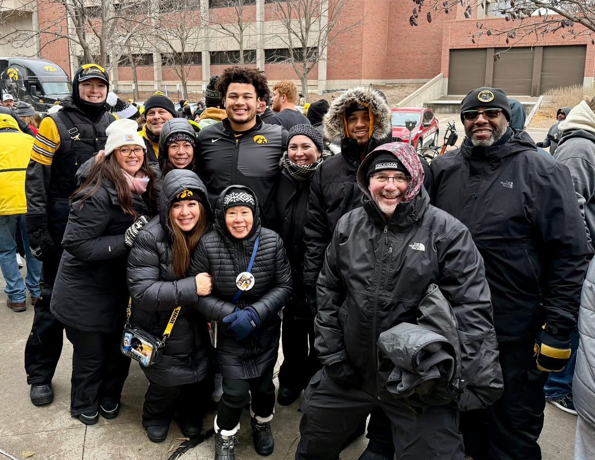 Family.  GoHawks. <a href="/hawthorne_bryce/">Bryce hawthorne</a> <a href="/MylesHawthornee/">Myles Hawthorne</a> <a href="/HaydenPotratz/">Hayden Potratz</a> <a href="/RickPotratz2/">Rick Potratz</a>