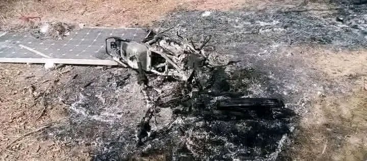 legeographe221's tweet photo. Face à la puissance de feu des vecteurs aériens des FAMa, c’est le sauve-qui-peut!
La forêt se transforme en parking spontané d’engins dont les propriétaires font plus à leurs pieds!
VIVE LA RÉVOLUTION PROGRESSISTE POPULAIRE MALIENNE #RPPM https://t.co/ZINFBOaY82