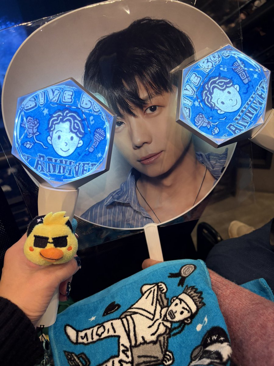 昨日は朝早くから動いてて30分でも昼寝したくらい…すごく疲れてたのに😓
ウヨンのコンサート行ったら
今朝早く目が覚めた👀
さすが超高級ビタミンだよ〜

#halfhalf
#jangwooyong
#ウヨン
#2PM