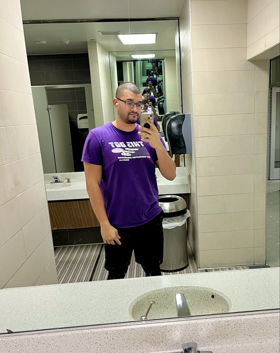 fullstackizzy's tweet image. Leg Day ✅ 
 🏋️‍♂️🏋️‍♂️🏋️‍♂️