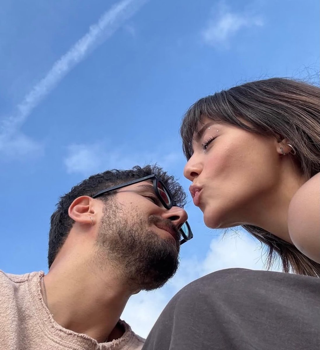 #SılaTürkoğlu, sevgilisi Ata Ayyıldız’ın doğum gününü; “Sen sahip olmadığım her şeyi telafi edensin. İyi ki doğdun sevgili! Her yaşında yanında olmak tek temenim 29.11” romantik notu ile kutladı.