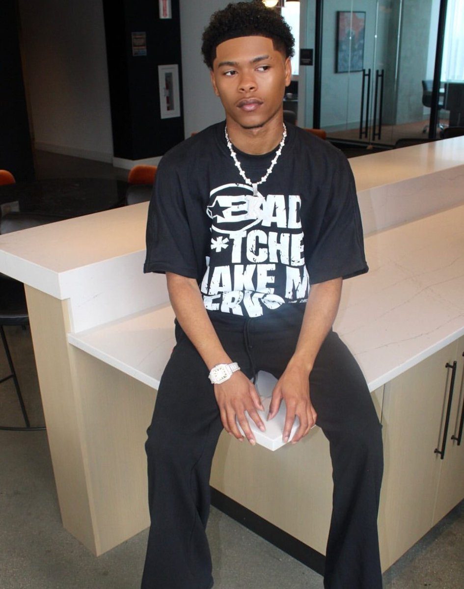 🖕🏾🌊✨ tweet media