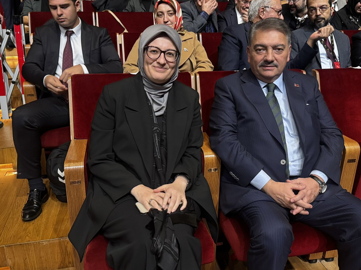 Cumhurbaşkanımız Sayın <a href="/RTErdogan/">Recep Tayyip Erdoğan</a>’ın teşrifleriyle gerçekleştirilen İlim Yayma Ödülleri Programına katıldık.

Bu anlamlı gecede ödüle layık görülen değerli bilim insanlarımızı gönülden tebrik ediyorum. Ortaya koydukları vizyon, gençlerimize ilham veren güçlü bir yol haritası