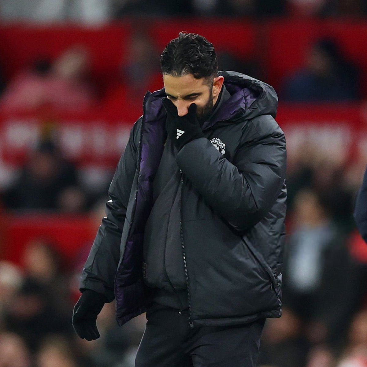 FabrizioRomano's tweet image. 🚨⚠️ Amorim: “Dorgu… you can feel the anxiety every time Patrick touches the ball. I can feel the anxiety”.

“He needs to be calmer. With Denmar, he scored a great goal. The decision he made under pressure was completely different to the decision he is making in our team”.