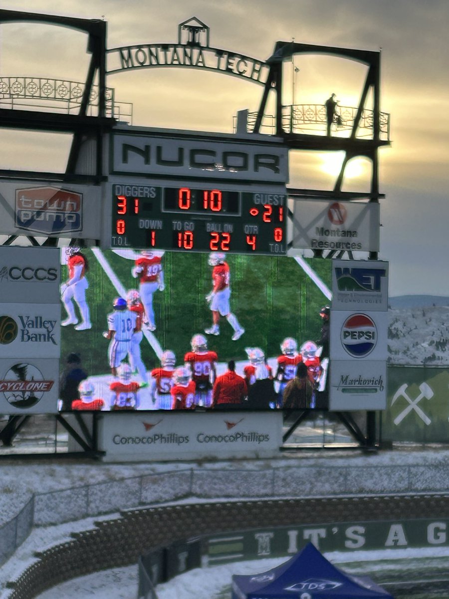 BarkellLisa's tweet image. 12and 0 Baby🧡⚒️🖤#RollDiggs