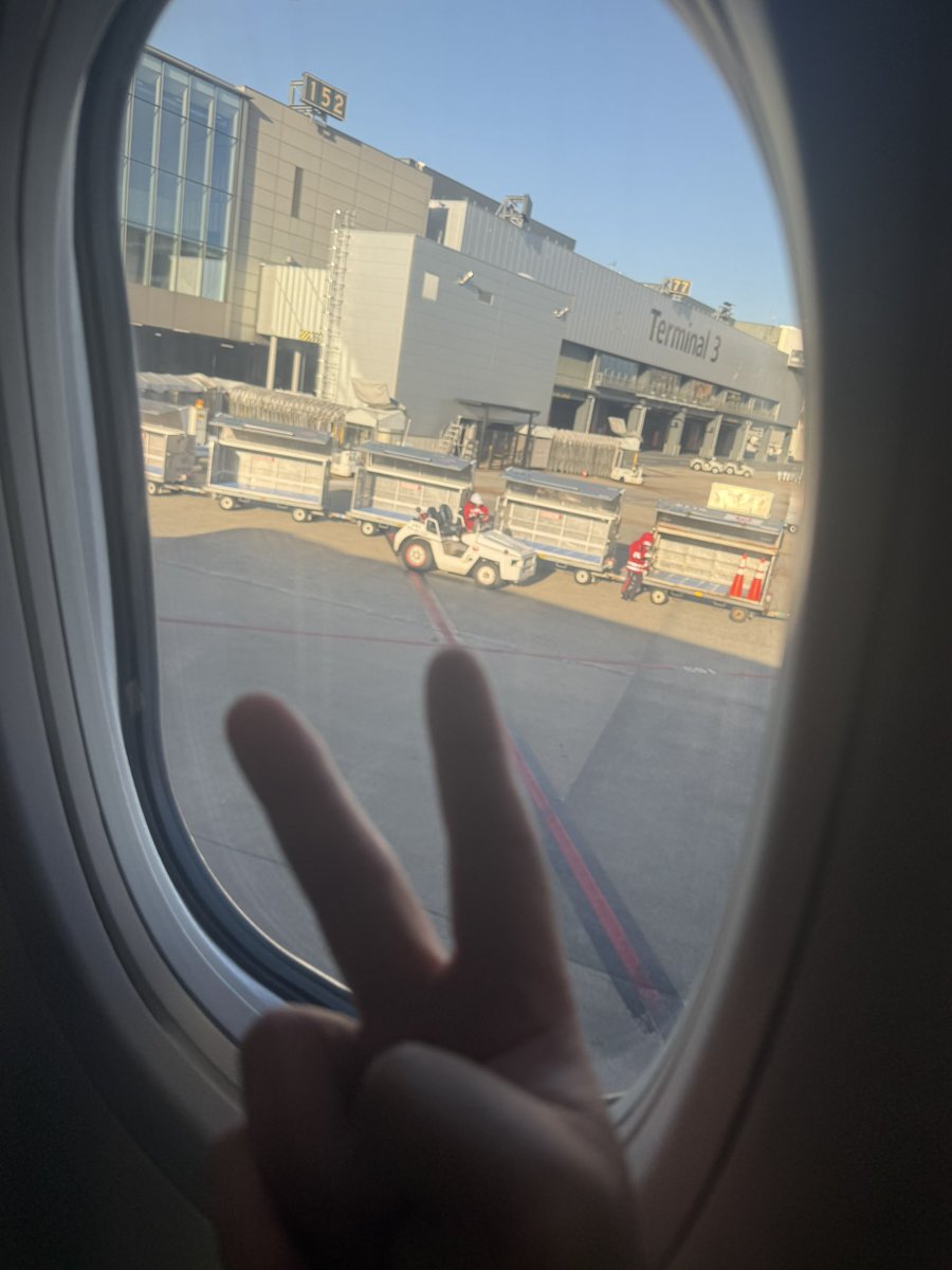 ksdd0520's tweet photo. またね https://t.co/EYGQK8kChH