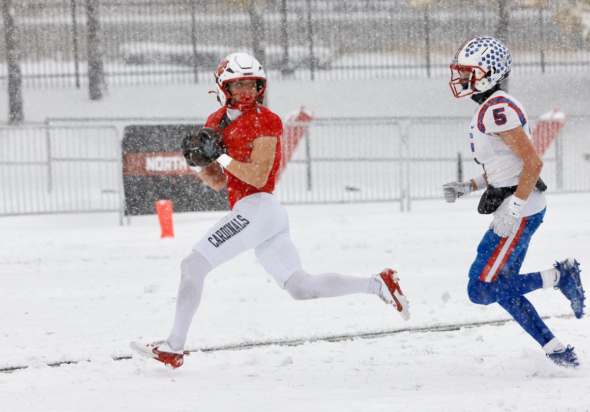 A flurry of touchdowns lifted North Central to a 38–6 win over Hanover in snowy Naperville! #WeAreNC #d3fb

📰: tinyurl.com/2aqopq9b