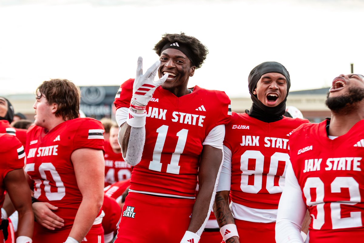 JaxStateFB's tweet image. 𝐓𝐇𝐄 𝐒𝐓𝐀𝐍𝐃𝐀𝐑𝐃‼️

#EmbraceTheGrind | #AKC