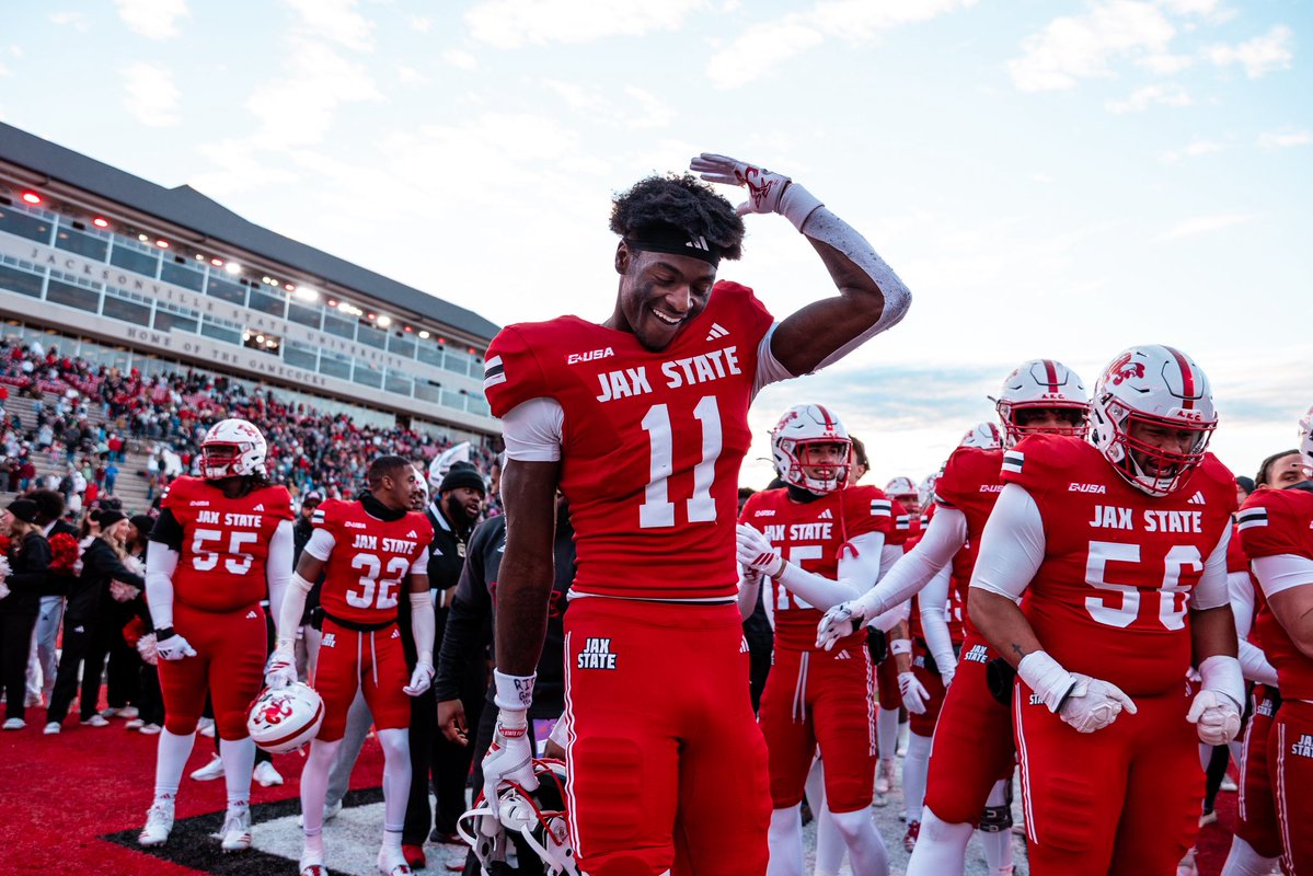 JaxStateFB's tweet image. 𝐓𝐇𝐄 𝐒𝐓𝐀𝐍𝐃𝐀𝐑𝐃‼️

#EmbraceTheGrind | #AKC