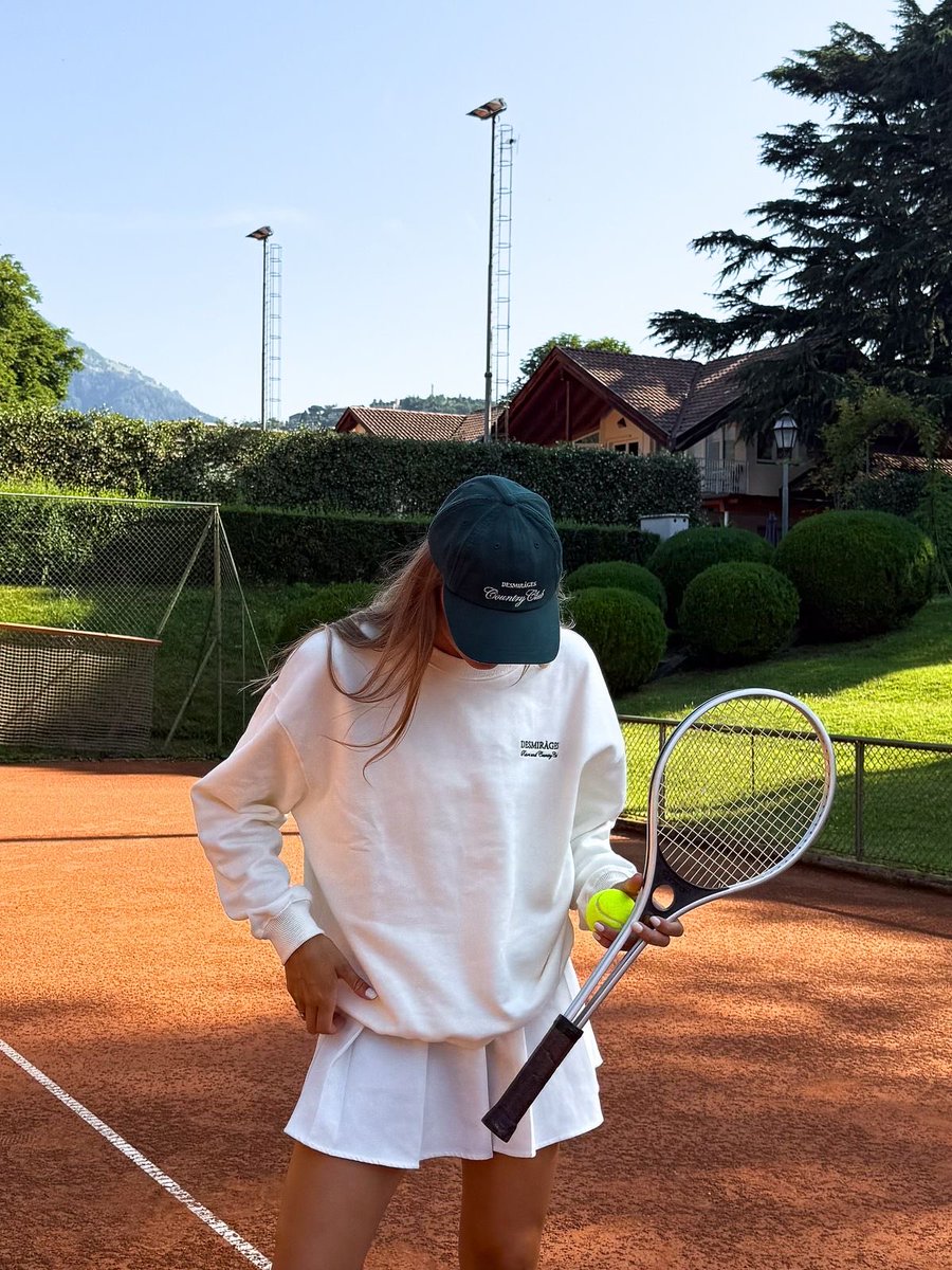 Refined Socialite tweet media