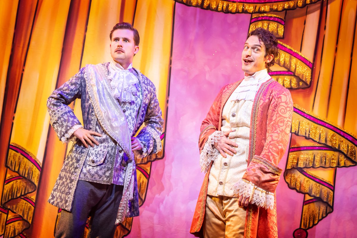 Will #Cinderella go to the Ball and marry her Prince
<a href="/The_Garrick/">Lichfield Garrick 🎭</a> (spoiler alert - probably) in a fun, family friendly from tot to tottering maiden aunts, traditional panto. Oh yes it is!!! behindthearras.com/Reviewspr/2025…